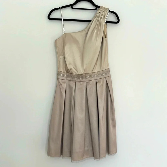NWT David's Bridal Champagne One Shoulder Party Dress Sz 4 - Picture 1 of 7